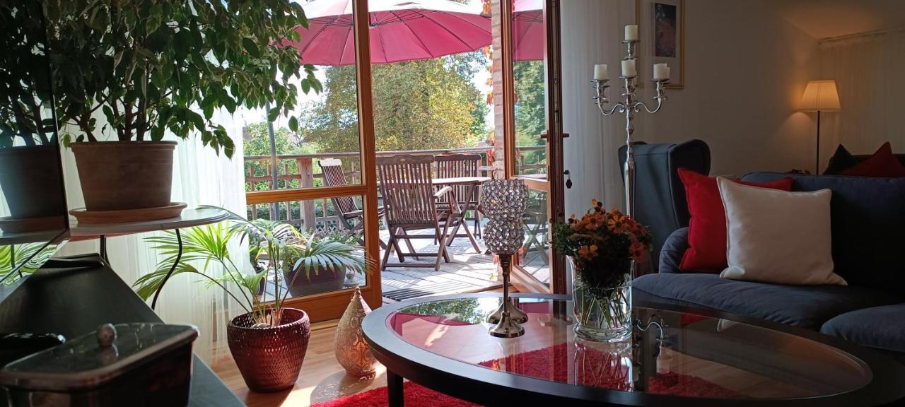 Schlossparkferienwohnungen Rheinsberg Mit Garten Exterior foto